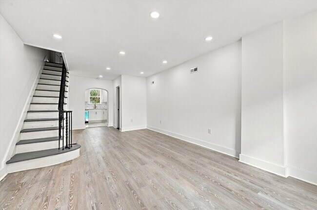 Building Photo - 1224 N St Bernard St