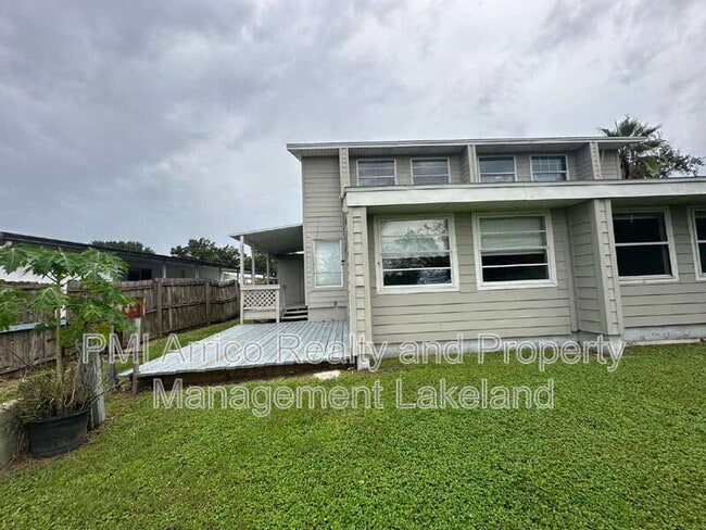 Building Photo - 1108 Country Club Ln