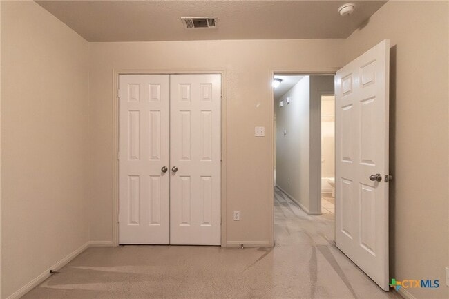 Building Photo - 2203 Maedell Dr