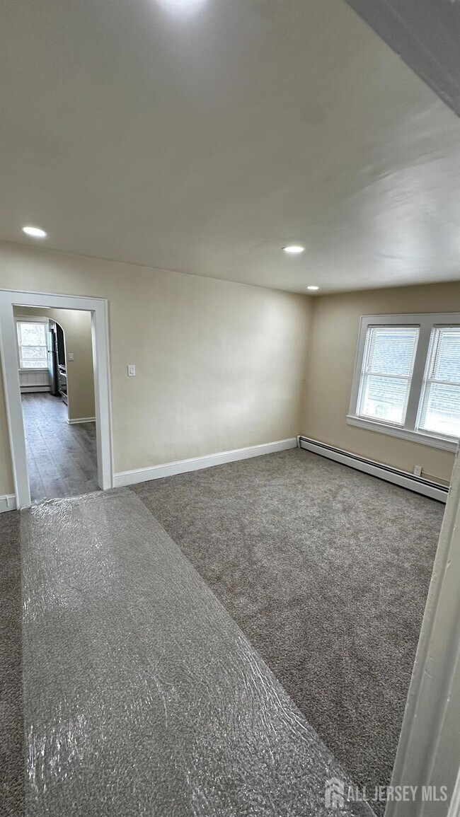 Building Photo - 6 Field Rd