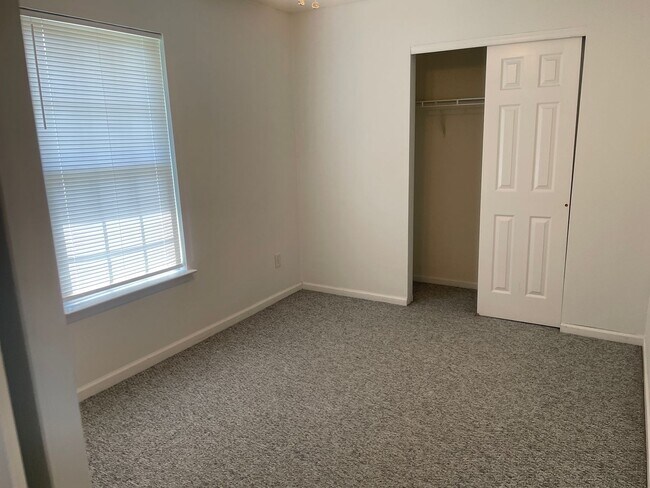 Building Photo - 4781 Cullen Rd