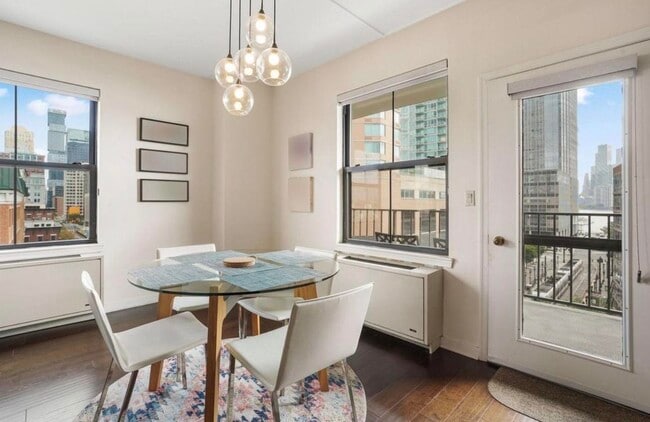 Building Photo - 1 Greene St