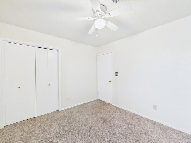 Building Photo - 3904 SW Parkridge Blvd