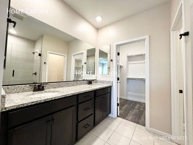 Building Photo - 779 E Doral Ave