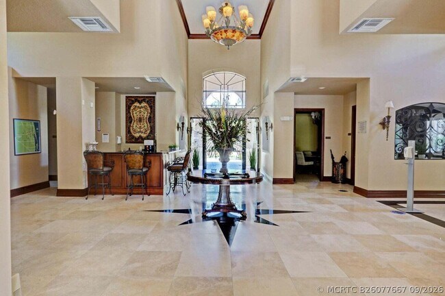 Building Photo - 3022 Alcazar Pl