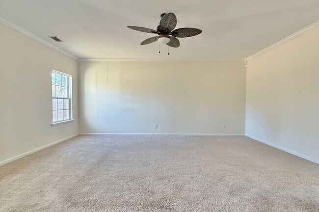 Building Photo - AVAILABLE NOW! (Small Pets Only)