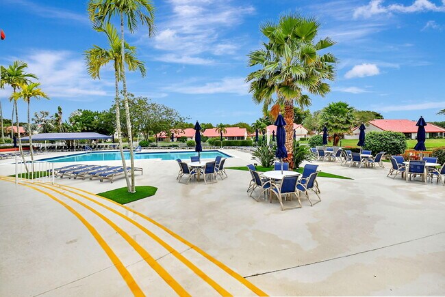 Building Photo - 7585 Lexington Club Blvd