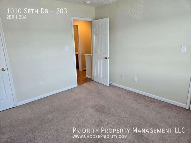 Building Photo - 1010 Seth Dr