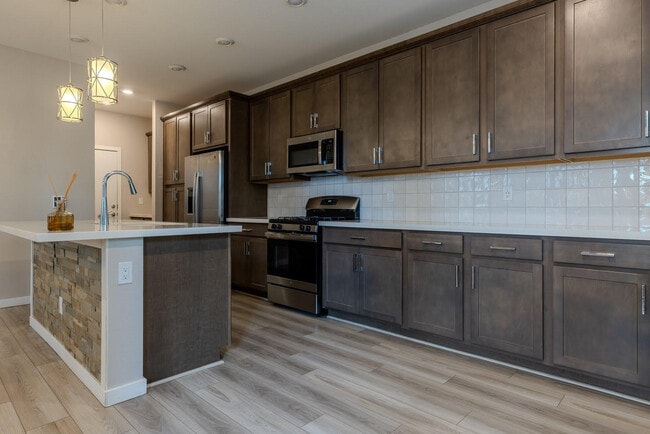 Building Photo - 1111 W. Diamondback Dr.
