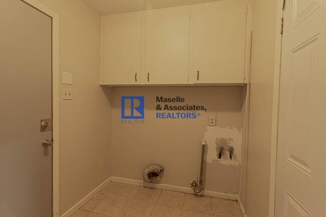 Building Photo - 3 Bed/2 Bath Home in the Heart of Pearl