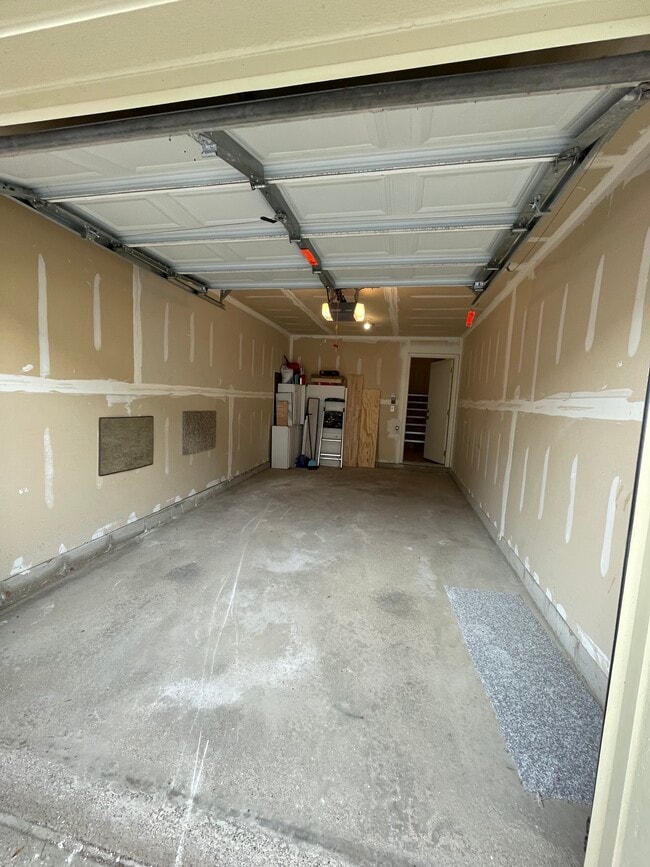 1 Car Garage - 23325 Cornerstone Village Dr