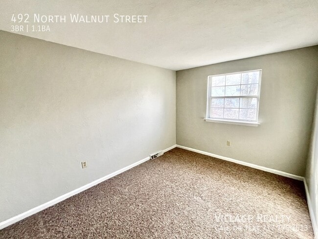 Building Photo - 492 N Walnut St