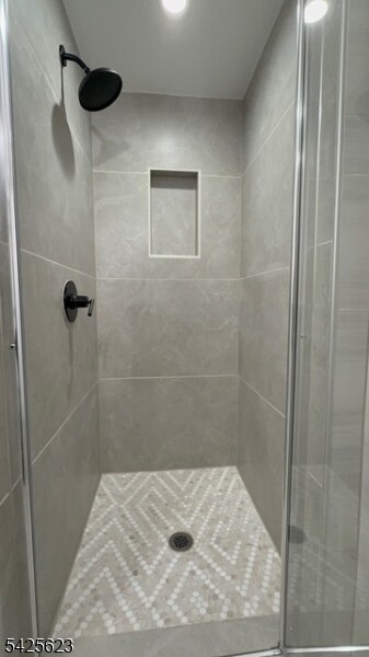 Building Photo - 13 N Ave E