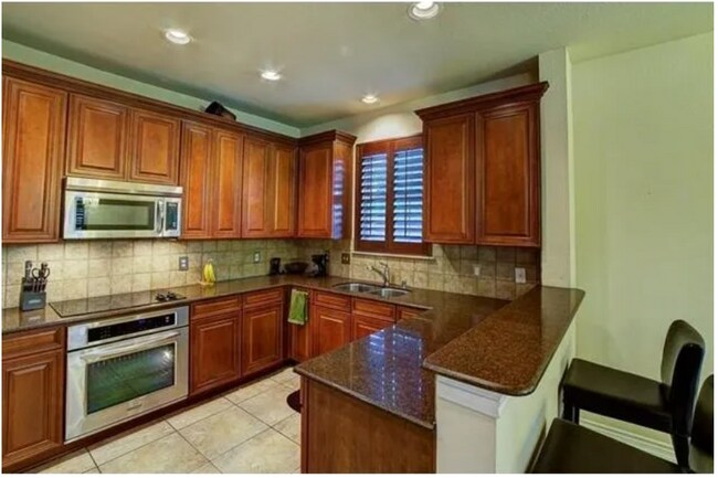 Building Photo - 5899 Clearwater Dr