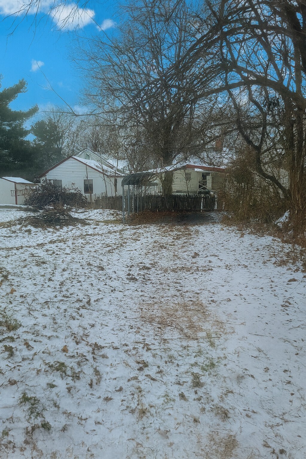 Building Photo - 1657 Pointview Ave