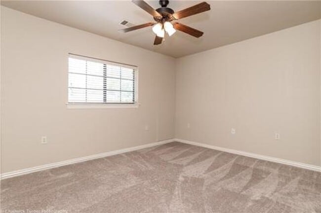 Building Photo - 2 Bedroom Condo 6 Minutes from UofA! Prime location in quiet neighborhood!