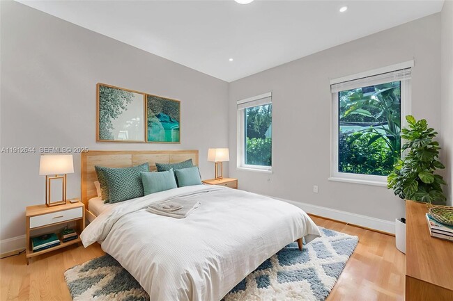 Building Photo - 1514 Capri St