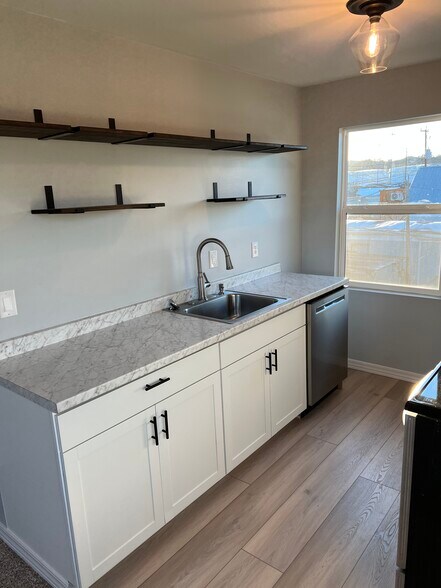 Building Photo - 1916 Beech St