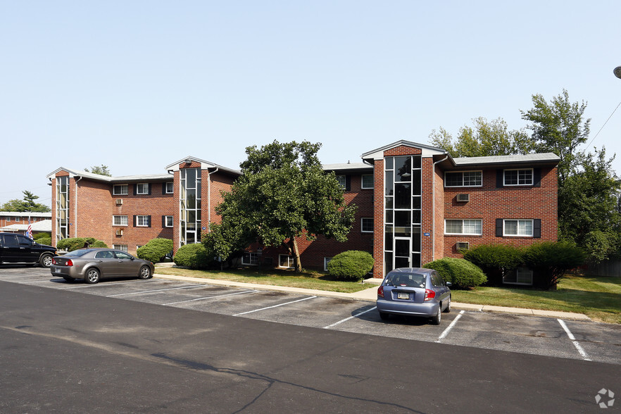 Building Photo - Country Club Apartments