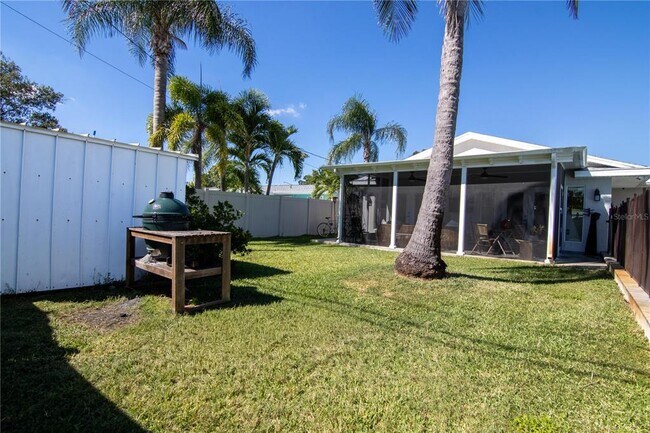 Building Photo - 600 43rd Ave NE