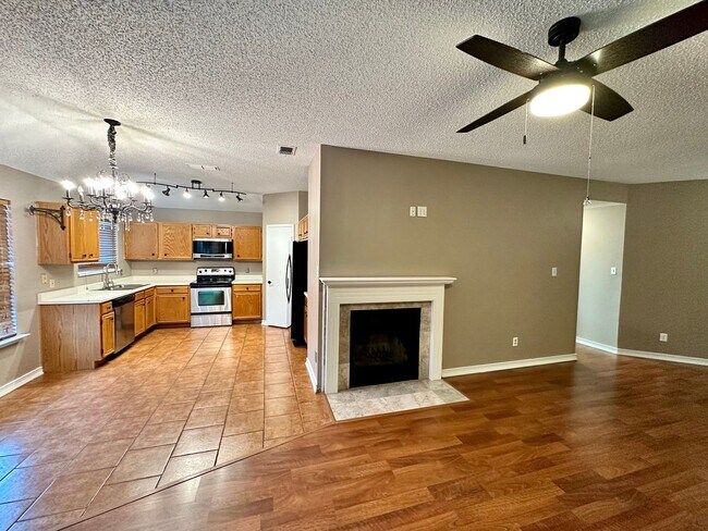 Building Photo - Single Family House in Arlington 76001