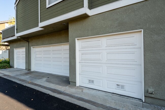 Building Photo - 16510 Stonehaven Ct