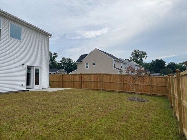 Building Photo - 2903 Siebold Dr