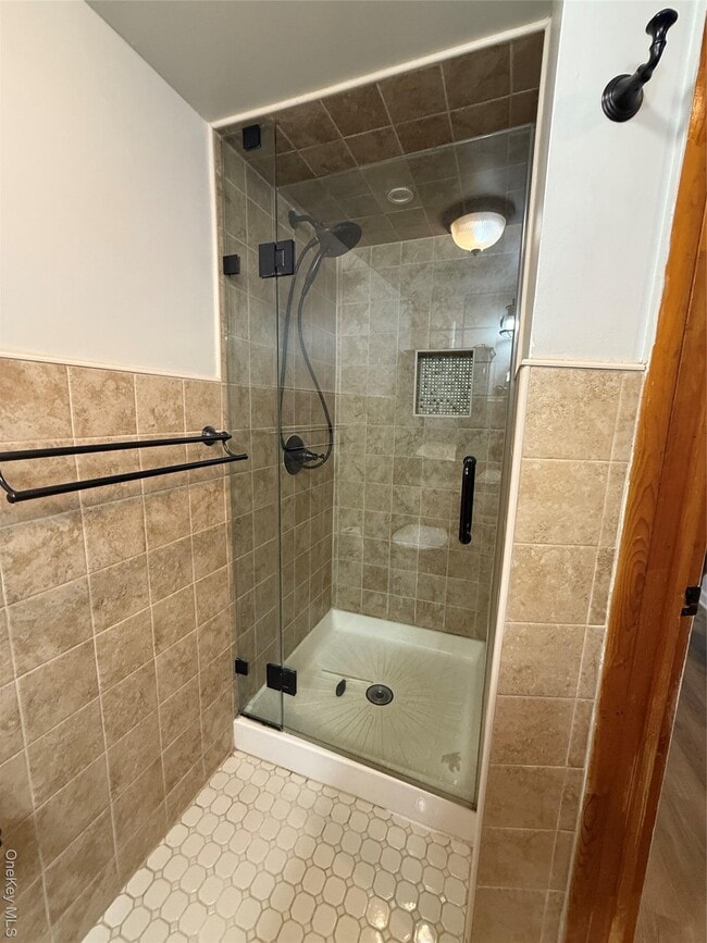 Building Photo - 878 Rensselaer Ave