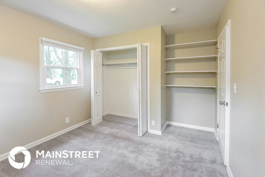 Building Photo - 12500 E 54th Terrace