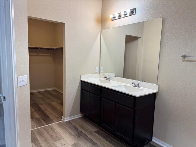 Building Photo - 3108 Armidale Dr