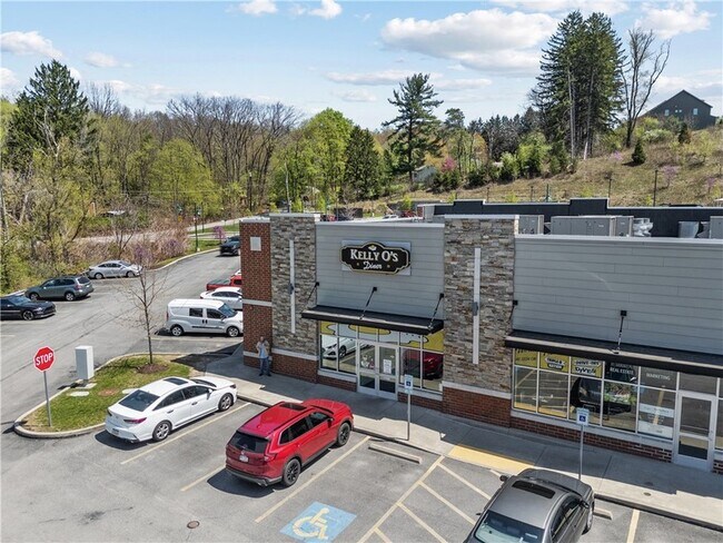 Building Photo - 410 Fairmont Dr