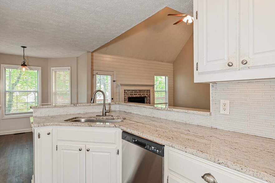 Building Photo - 1655 Bramlett Blvd