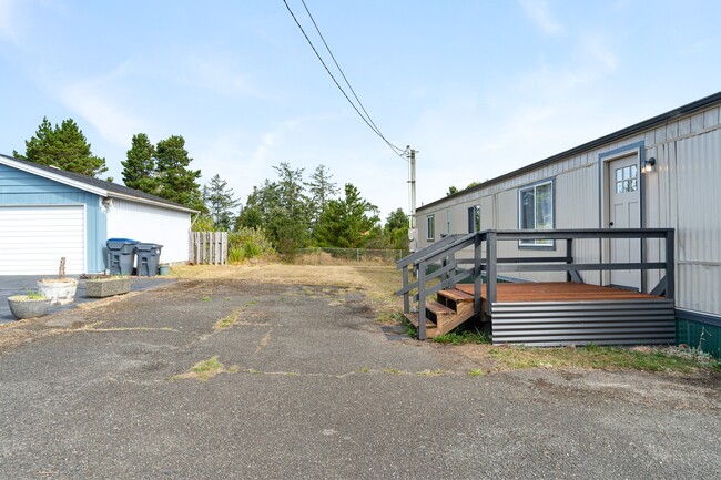 Building Photo - 110 W Veterans Ave