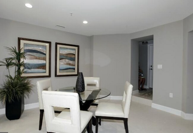 Building Photo - 2314 Ashmead Pl NW