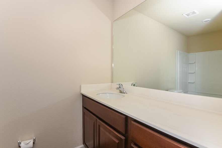 Building Photo - 154 Innis Brk Cir