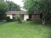 Building Photo - 831 Trailwood Dr E