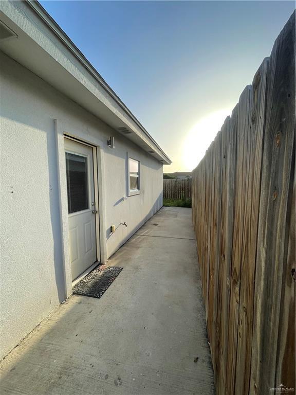 Building Photo - 21 S Iris St