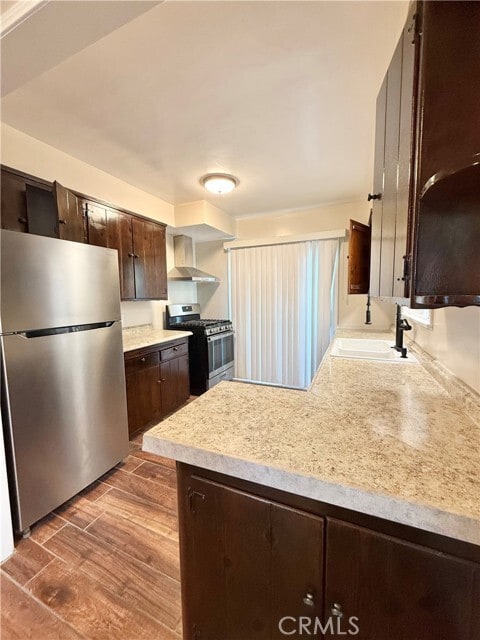 Building Photo - 24 10th Ct