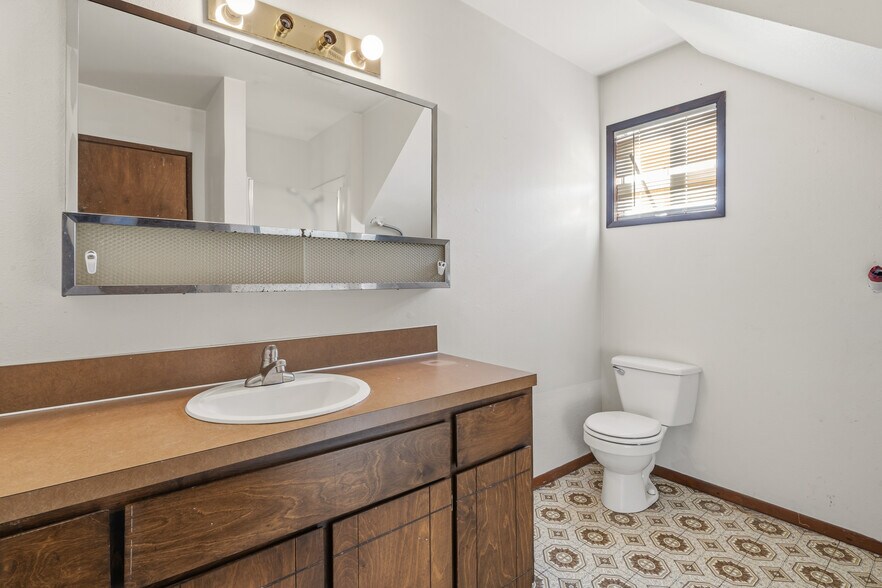 Building Photo - 119 N 9th St