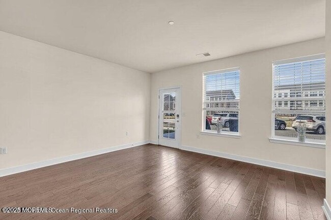 Building Photo - 50 Midway Rd S