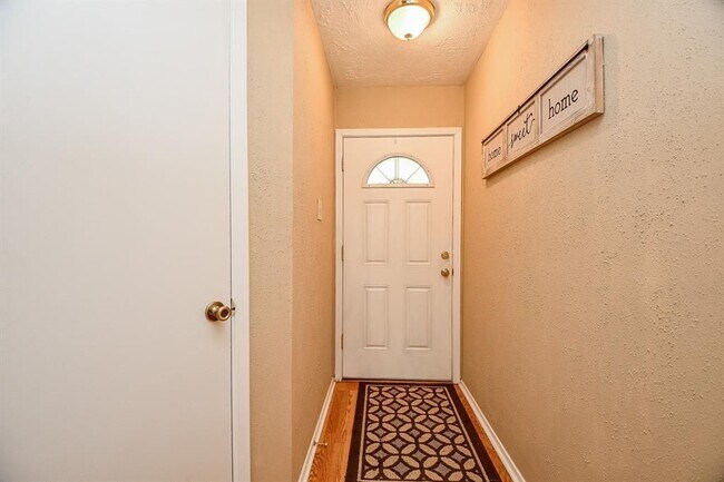 Building Photo - 2614 Cobble Ridge Dr