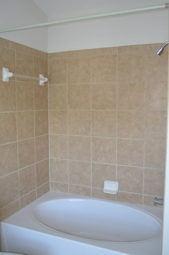 Bathroom 2 - 1371 Thornborough Dr