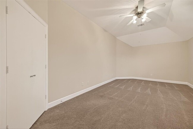 Building Photo - 11504 Main Pine Dr