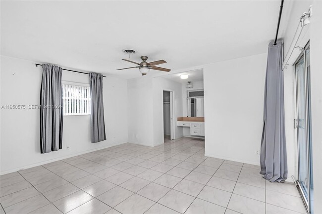 Building Photo - 781 NW 66th Ave