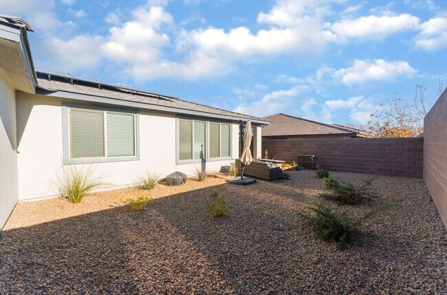Building Photo - A Meticulously Upgraded Townhouse  *Age Restricted 55+