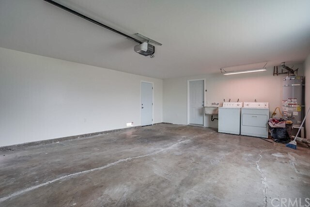 Building Photo - 650 W Florence Ave