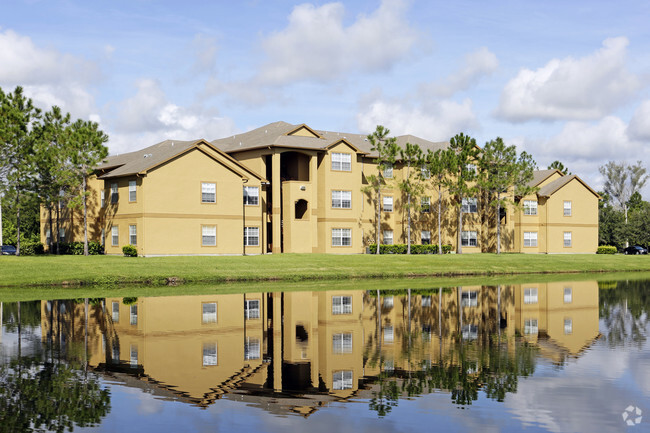 Primary Photo - Hampton Point Apartments