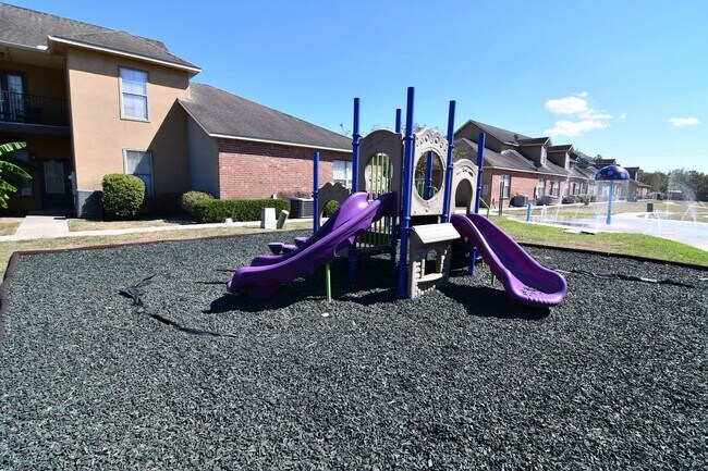 Building Photo - Must See! 2 BR 2 BA condominium located in...