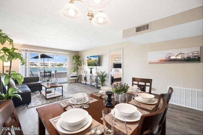 Building Photo - 11040 N 28th Dr