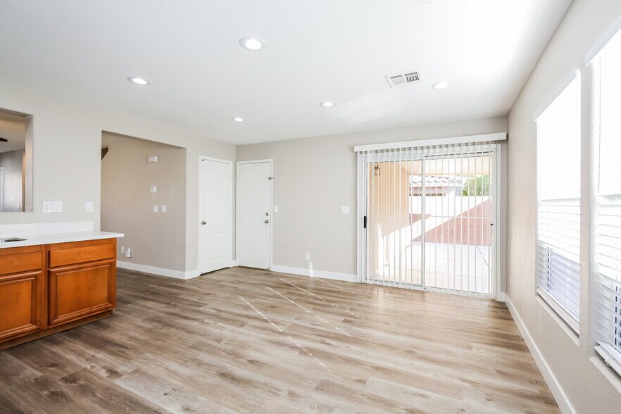 Building Photo - 7249 Huckaby Ave